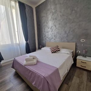 Chambre Budgétée Lit King-Size